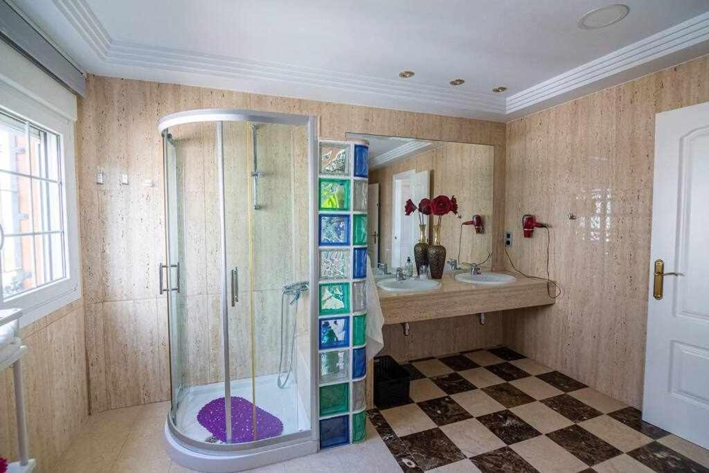 Lujosa Villa En Alhaurin De La Torre 7 Dormitorios Bagian luar foto